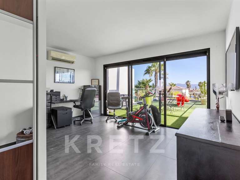 House Sanary-sur-Mer - 4 bedrooms - 250m²