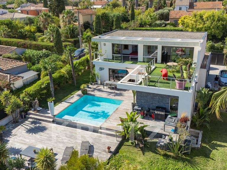 House Sanary-sur-Mer - 4 bedrooms - 250m²