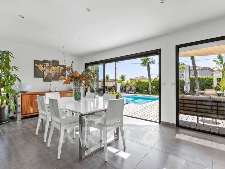 House Sanary-sur-Mer - 4 bedrooms - 250m²