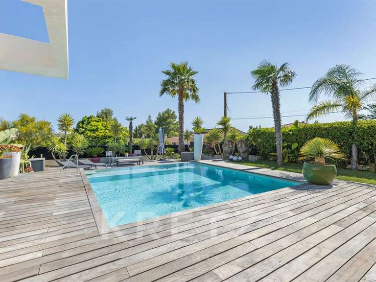House Sanary-sur-Mer - 4 bedrooms - 250m²