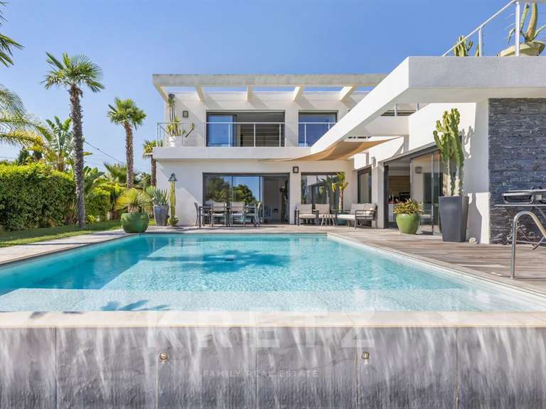 House Sanary-sur-Mer - 4 bedrooms - 250m²