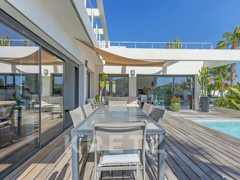 House Sanary-sur-Mer - 4 bedrooms - 250m²