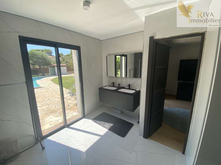 House Sanary-sur-Mer - 5 bedrooms - 230m²