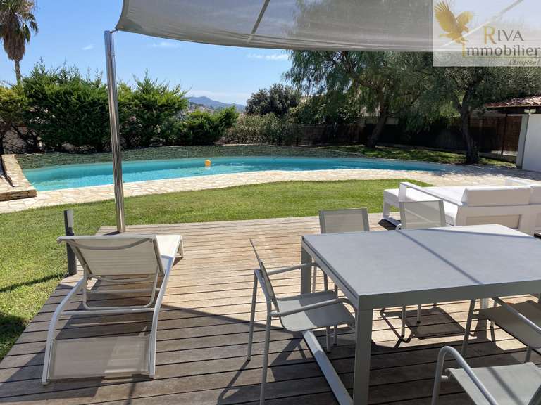 House Sanary-sur-Mer - 5 bedrooms - 230m²