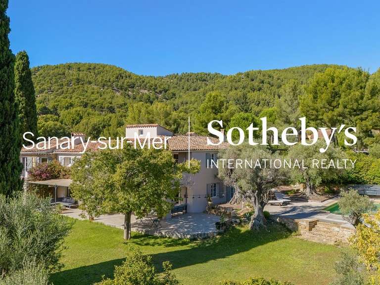 House with Sea view Sanary-sur-Mer - 5 bedrooms - 290m²