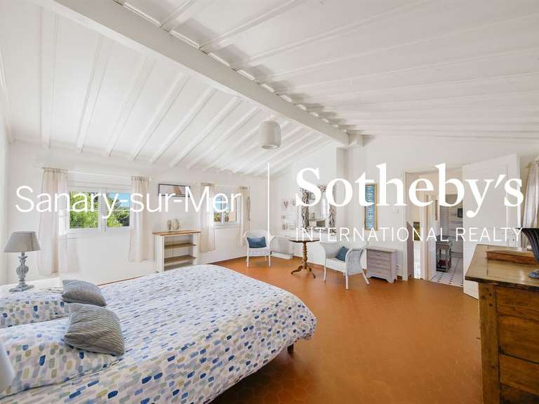House with Sea view Sanary-sur-Mer - 5 bedrooms - 290m²
