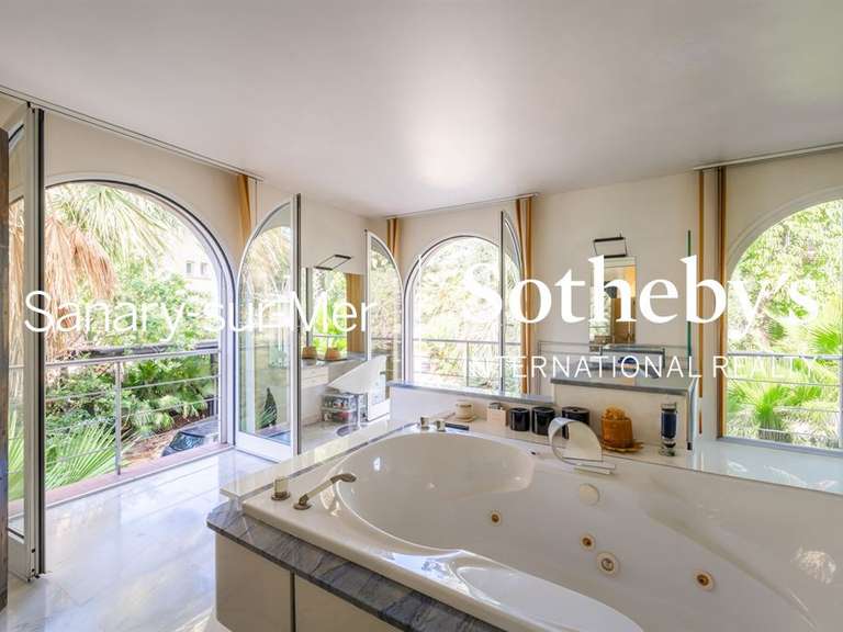 House with Sea view Sanary-sur-Mer - 4 bedrooms - 400m²