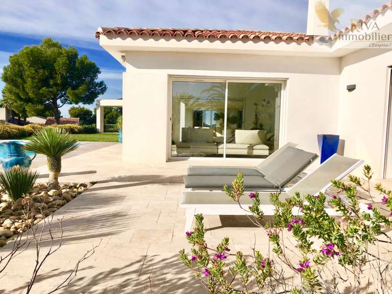 House with Sea view Sanary-sur-Mer - 4 bedrooms - 330m²