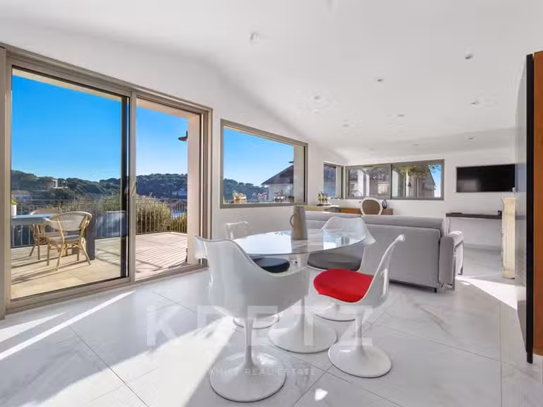 House with Sea view Sanary-sur-Mer - 4 bedrooms - 120m²