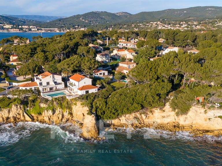House with Sea view Sanary-sur-Mer - 4 bedrooms - 120m²
