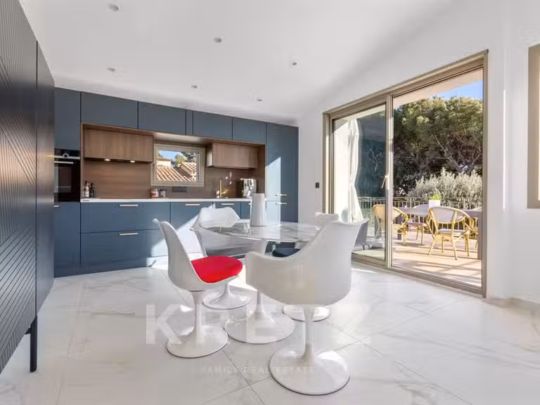 House with Sea view Sanary-sur-Mer - 4 bedrooms - 120m²