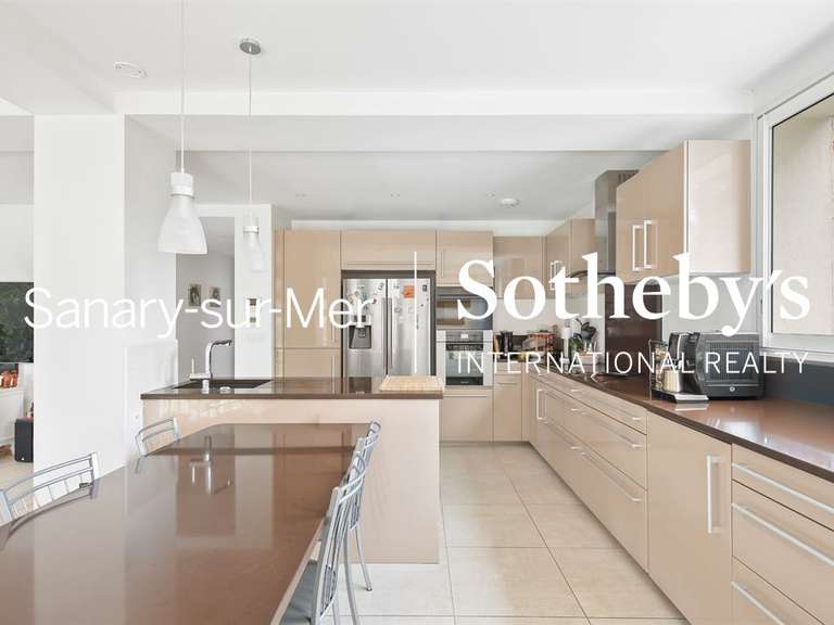 Maison Sanary-sur-Mer - 5 chambres - 225m²