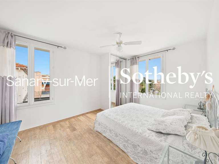 Maison Sanary-sur-Mer - 5 chambres - 225m²