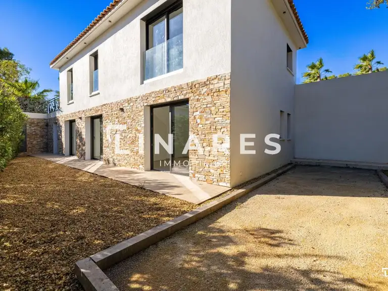 Maison Sanary-sur-Mer - 5 chambres - 234m²