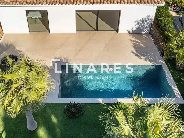 Maison Sanary-sur-Mer - 5 chambres - 234m²