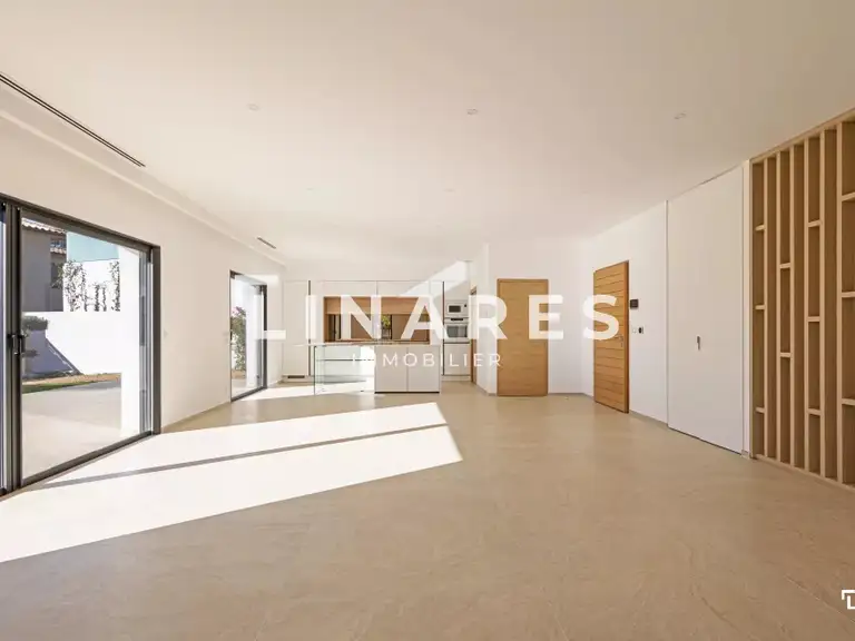 Maison Sanary-sur-Mer - 5 chambres - 234m²