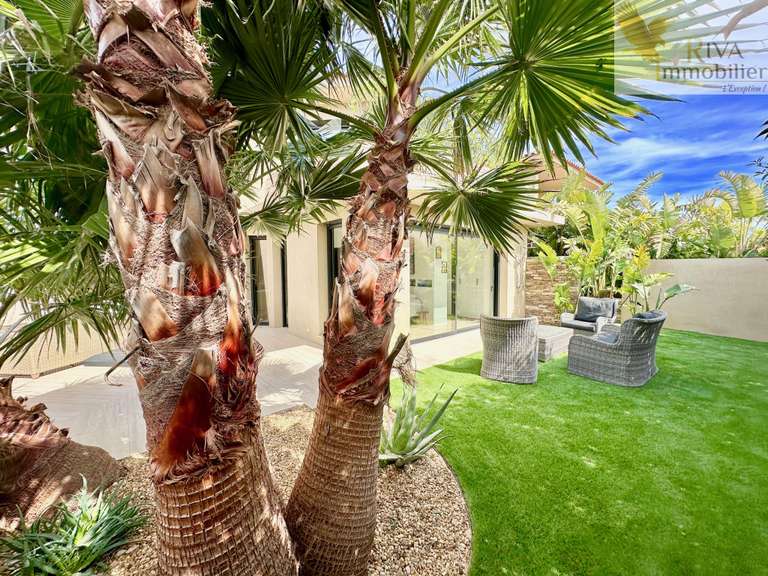 Maison Sanary-sur-Mer - 4 chambres - 184m²