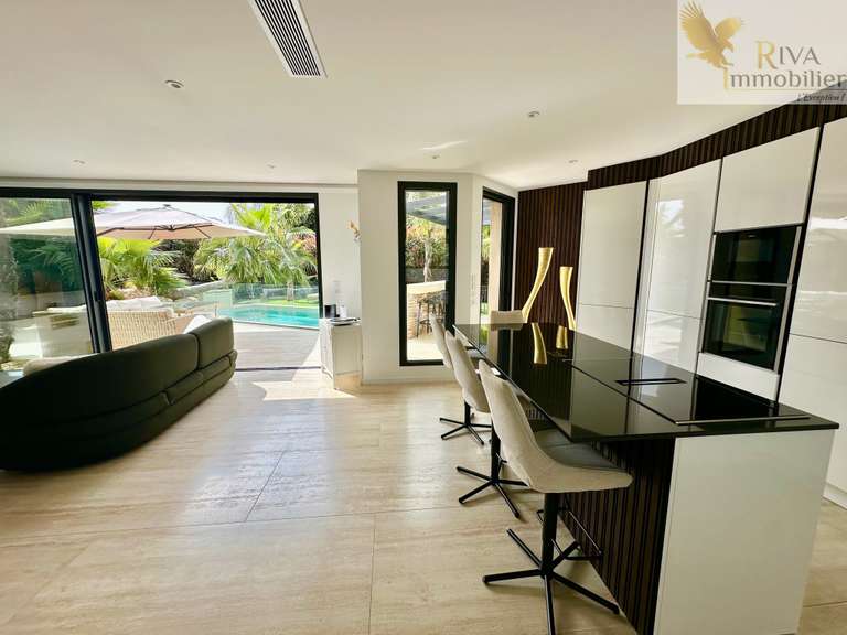 Maison Sanary-sur-Mer - 4 chambres - 184m²