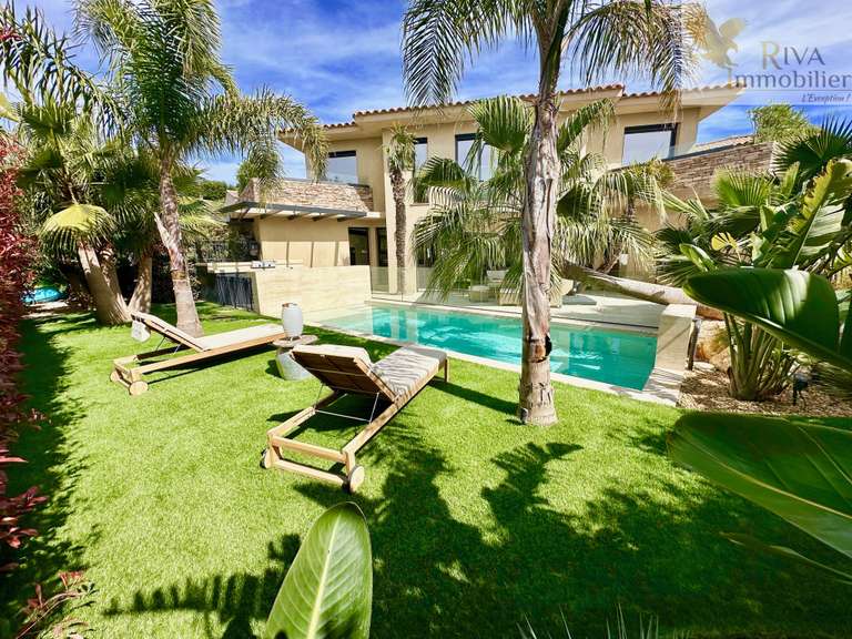 Maison Sanary-sur-Mer - 4 chambres - 184m²