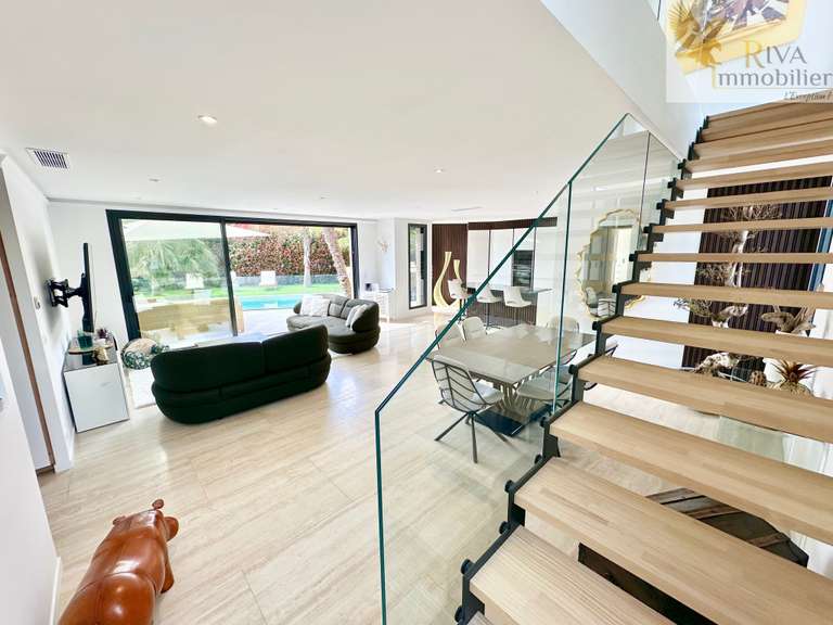 Maison Sanary-sur-Mer - 4 chambres - 184m²