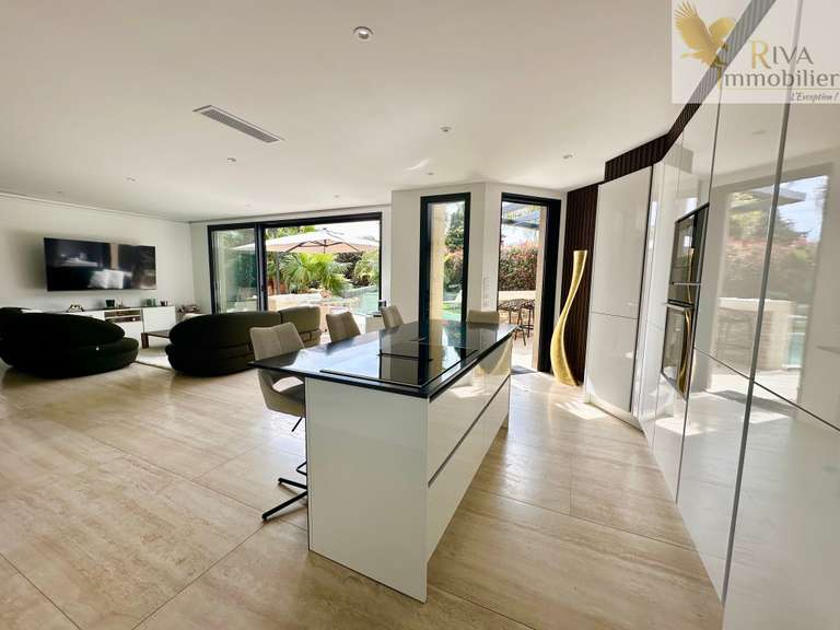 Maison Sanary-sur-Mer - 4 chambres - 184m²