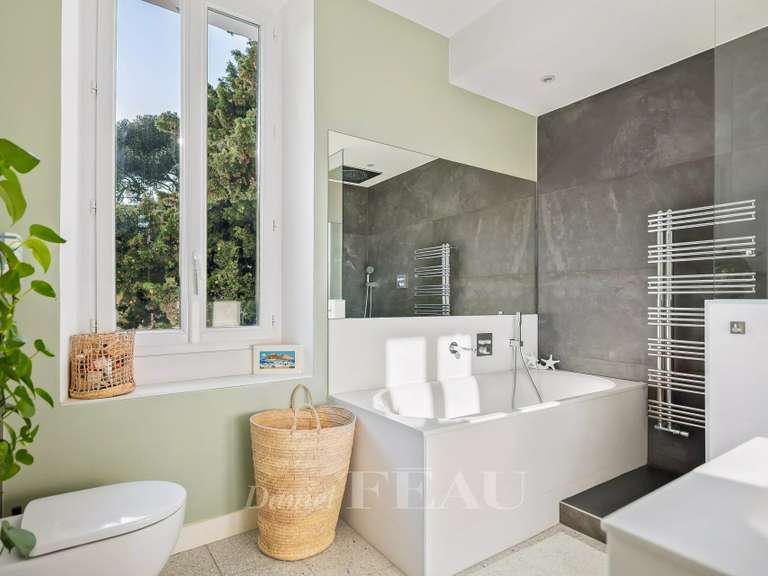 Maison Sanary-sur-Mer - 4 chambres - 129m²