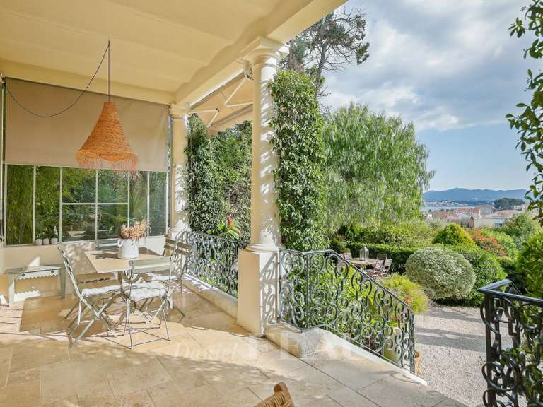 Maison Sanary-sur-Mer - 4 chambres - 129m²