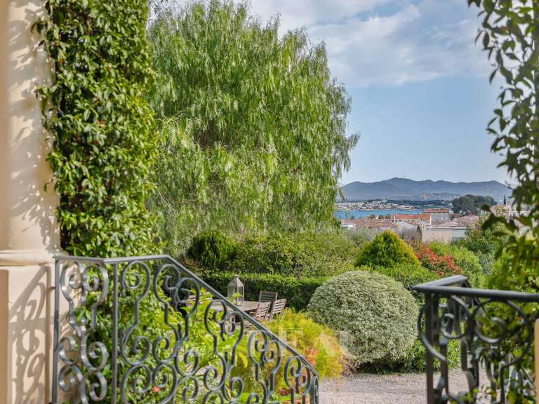 Maison Sanary-sur-Mer - 4 chambres - 129m²