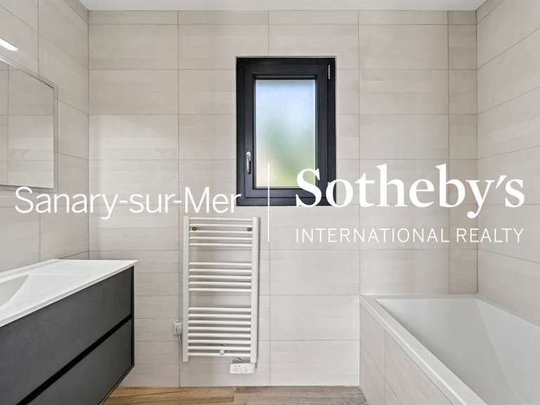 Maison Sanary-sur-Mer - 3 chambres - 132m²