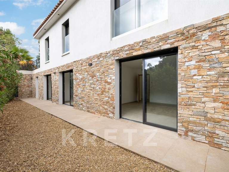 Maison Sanary-sur-Mer - 4 chambres - 202m²