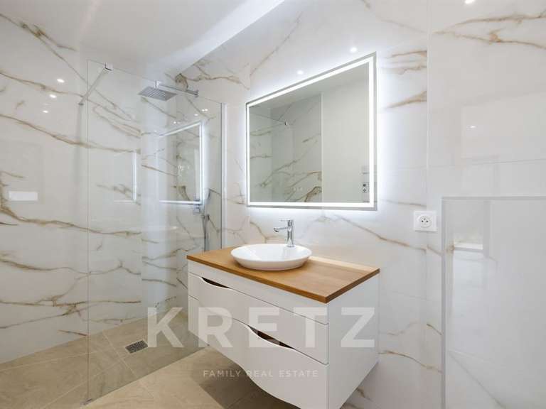 Maison Sanary-sur-Mer - 4 chambres - 202m²