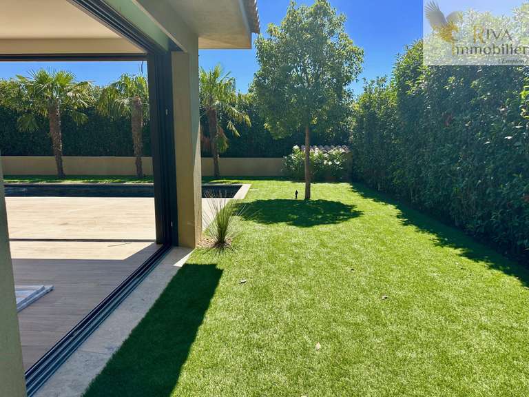 Villa with Sea view Sanary-sur-Mer - 4 bedrooms - 190m²