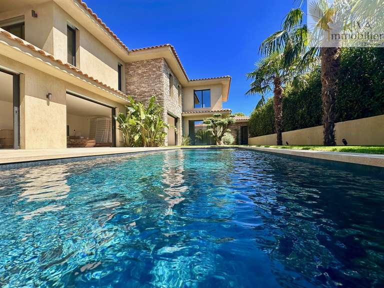 Villa with Sea view Sanary-sur-Mer - 4 bedrooms - 190m²