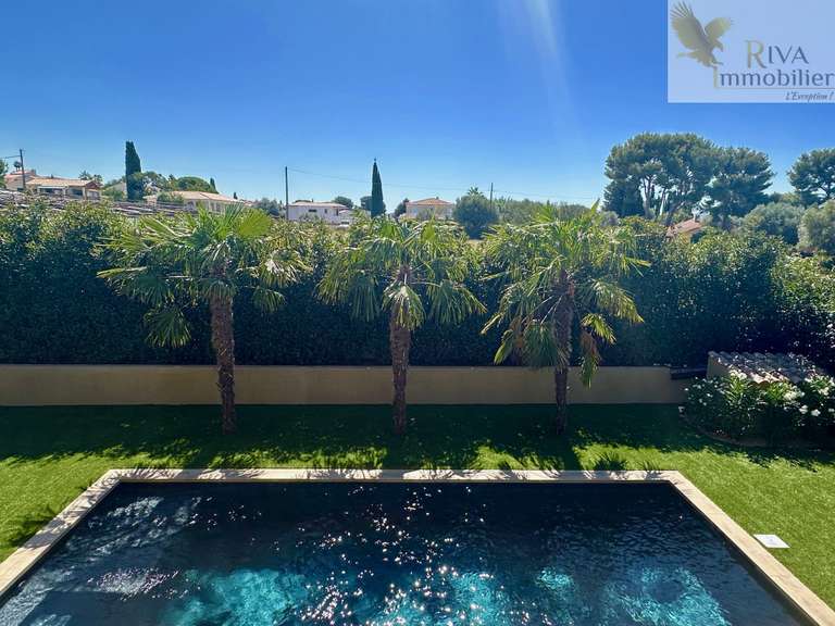 Villa with Sea view Sanary-sur-Mer - 4 bedrooms - 190m²