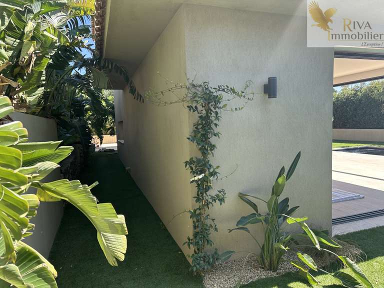 Villa with Sea view Sanary-sur-Mer - 4 bedrooms - 190m²