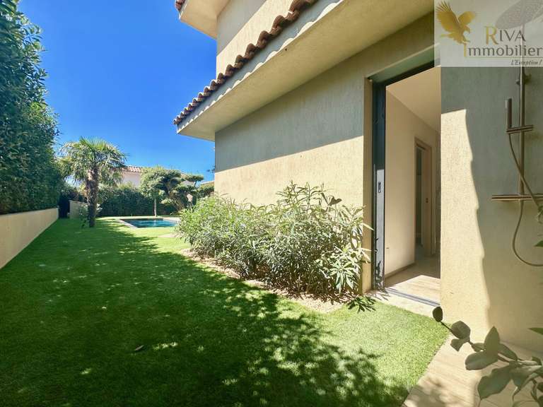 Villa with Sea view Sanary-sur-Mer - 4 bedrooms - 190m²