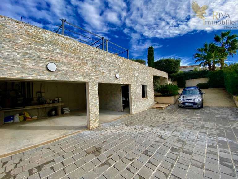 Villa Sanary-sur-Mer - 3 bedrooms - 184m²