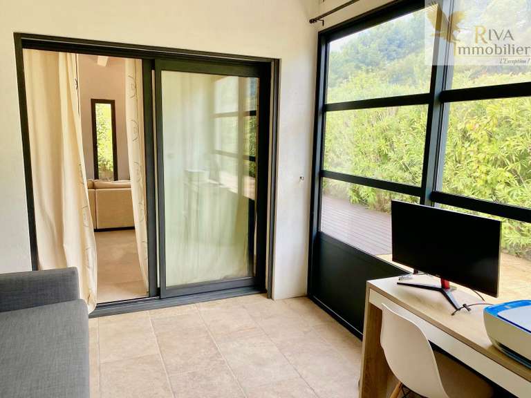 Villa Sanary-sur-Mer - 3 bedrooms - 184m²