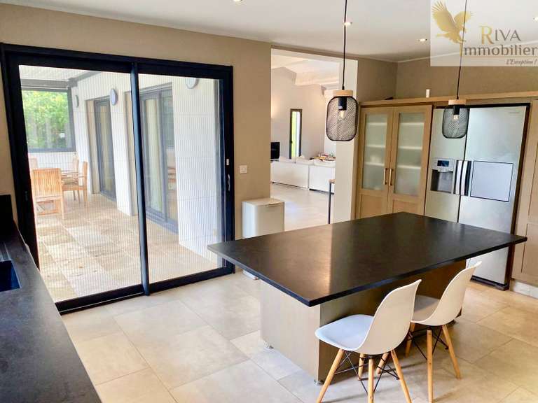 Villa Sanary-sur-Mer - 3 bedrooms - 184m²