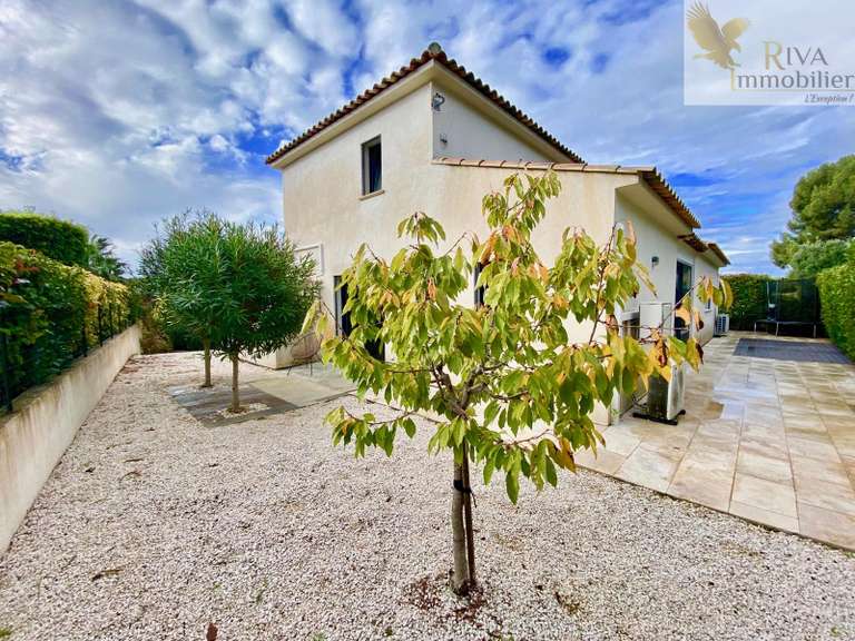 Villa Sanary-sur-Mer - 3 bedrooms - 184m²