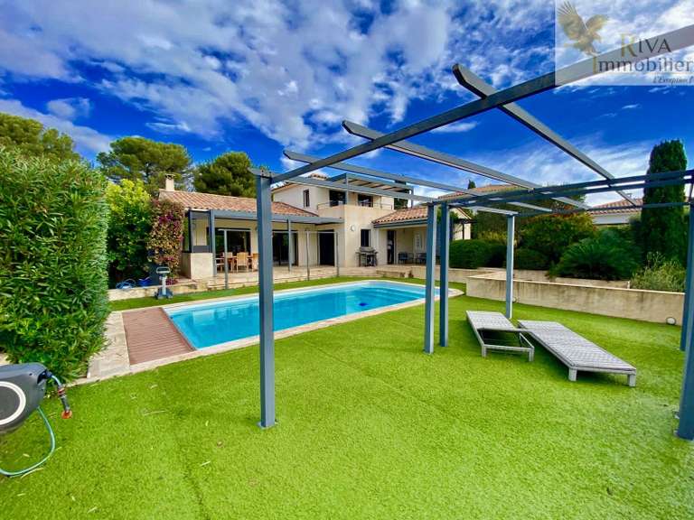 Villa Sanary-sur-Mer - 3 bedrooms - 184m²