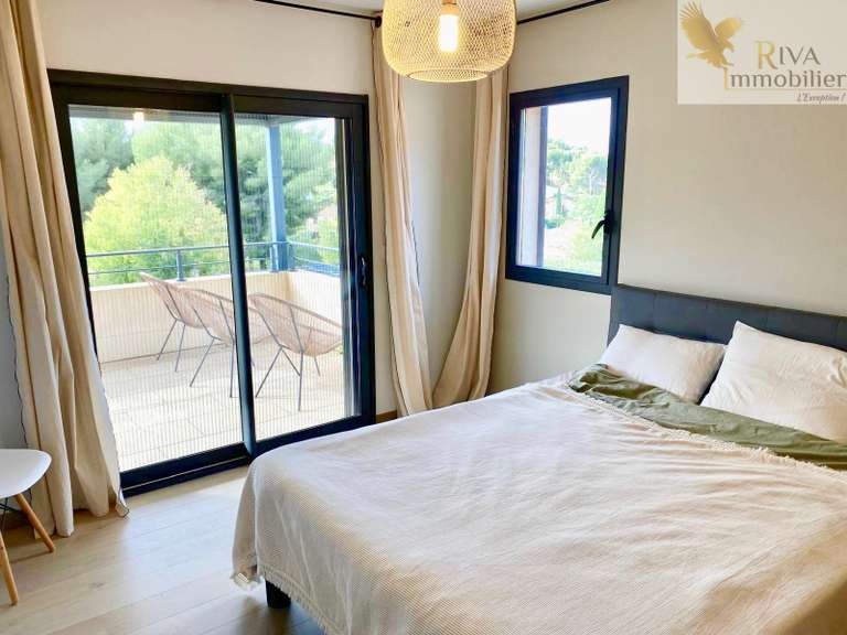 Villa Sanary-sur-Mer - 3 bedrooms - 184m²