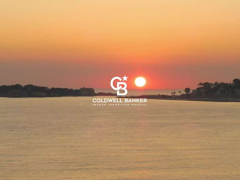 Villa with Sea view Sanary-sur-Mer - 5 bedrooms - 237m²