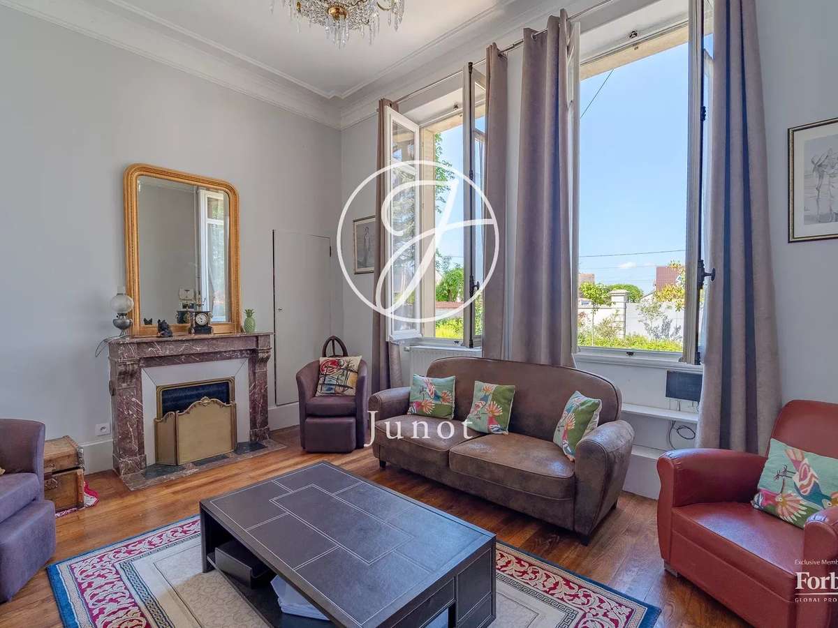 Maison Sancoins