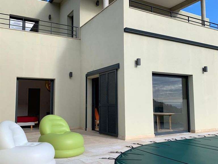 Maison Santa-Maria-di-Lota - 4 chambres - 175m²