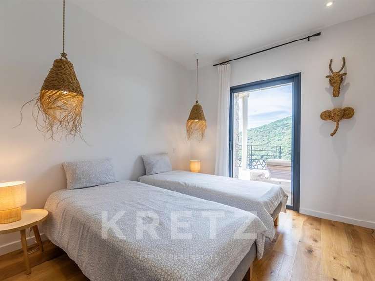 Maison Santa-Maria-di-Lota - 4 chambres - 200m²