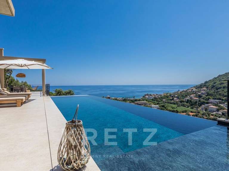 Maison Santa-Maria-di-Lota - 4 chambres - 200m²