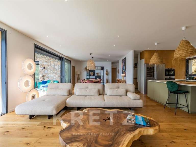 Maison Santa-Maria-di-Lota - 4 chambres - 200m²