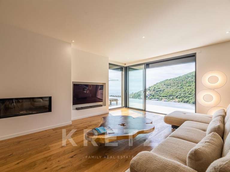 Maison Santa-Maria-di-Lota - 4 chambres - 200m²