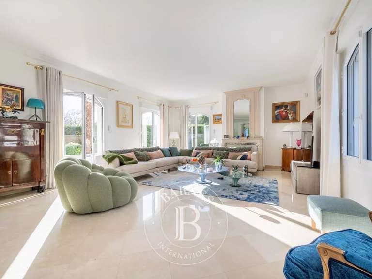 Maison Santeny - 4 chambres - 298m²